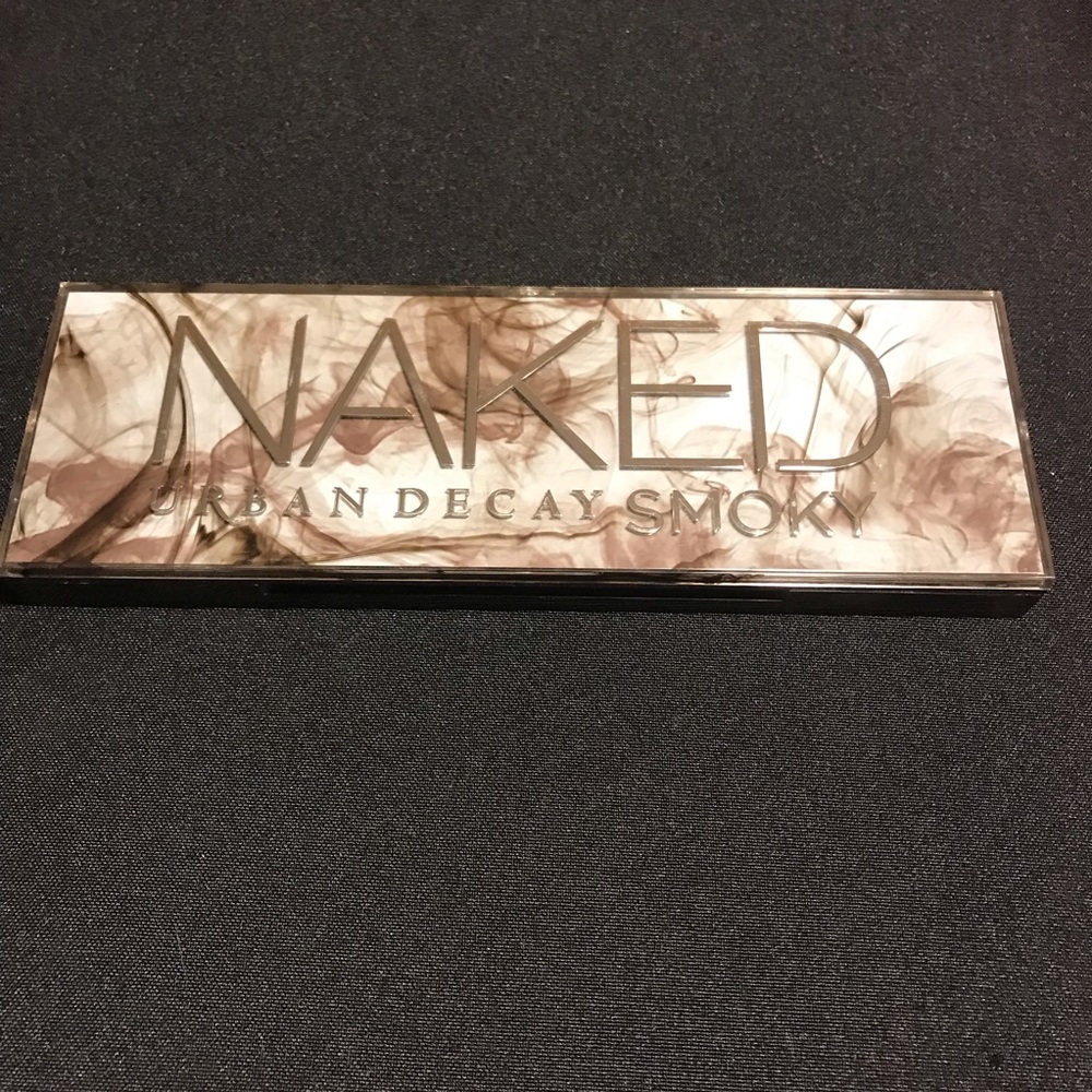Urban decay smokey eyeshadow palette like new